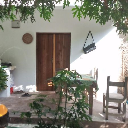 Moringe Home Stay - Village House ジャンビアニ エクステリア 写真