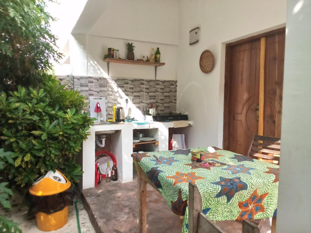 Moringe Home Stay - Village House ジャンビアニ エクステリア 写真