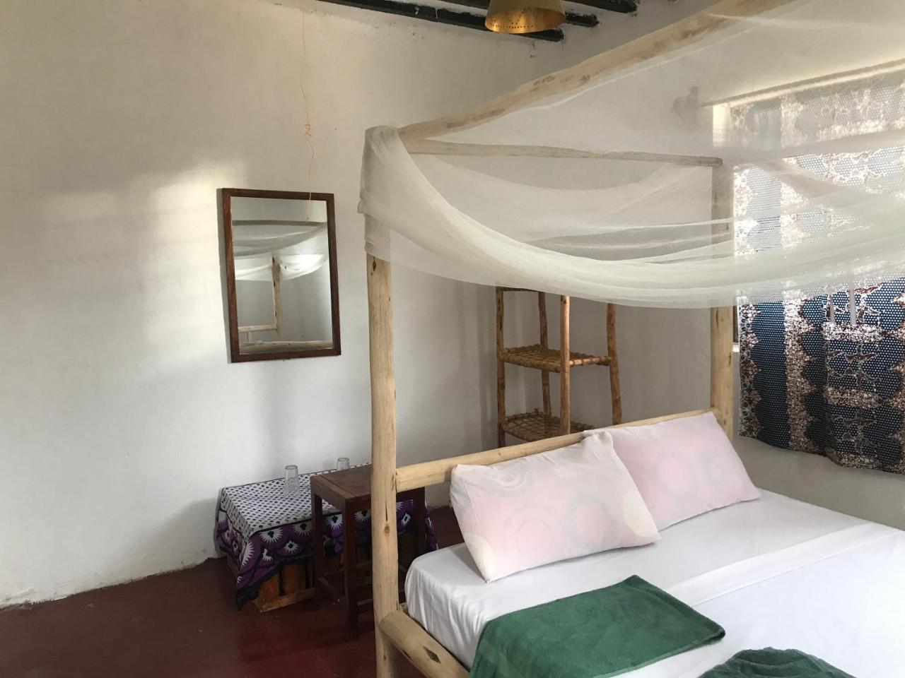 Moringe Home Stay - Village House ジャンビアニ エクステリア 写真