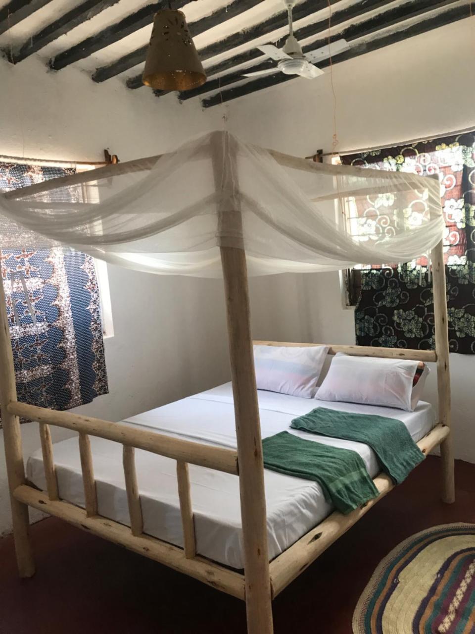 Moringe Home Stay - Village House ジャンビアニ エクステリア 写真