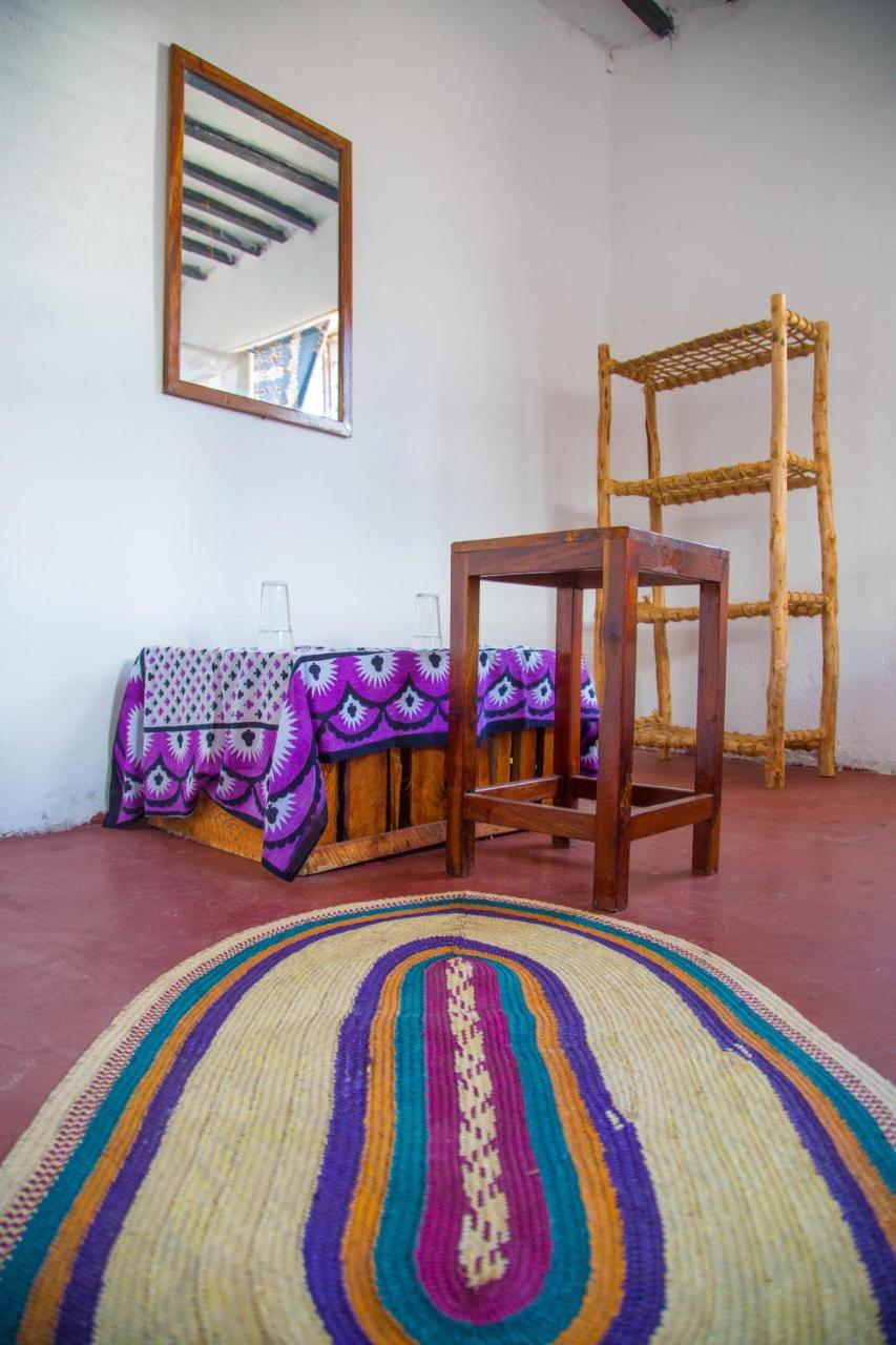 Moringe Home Stay - Village House ジャンビアニ エクステリア 写真